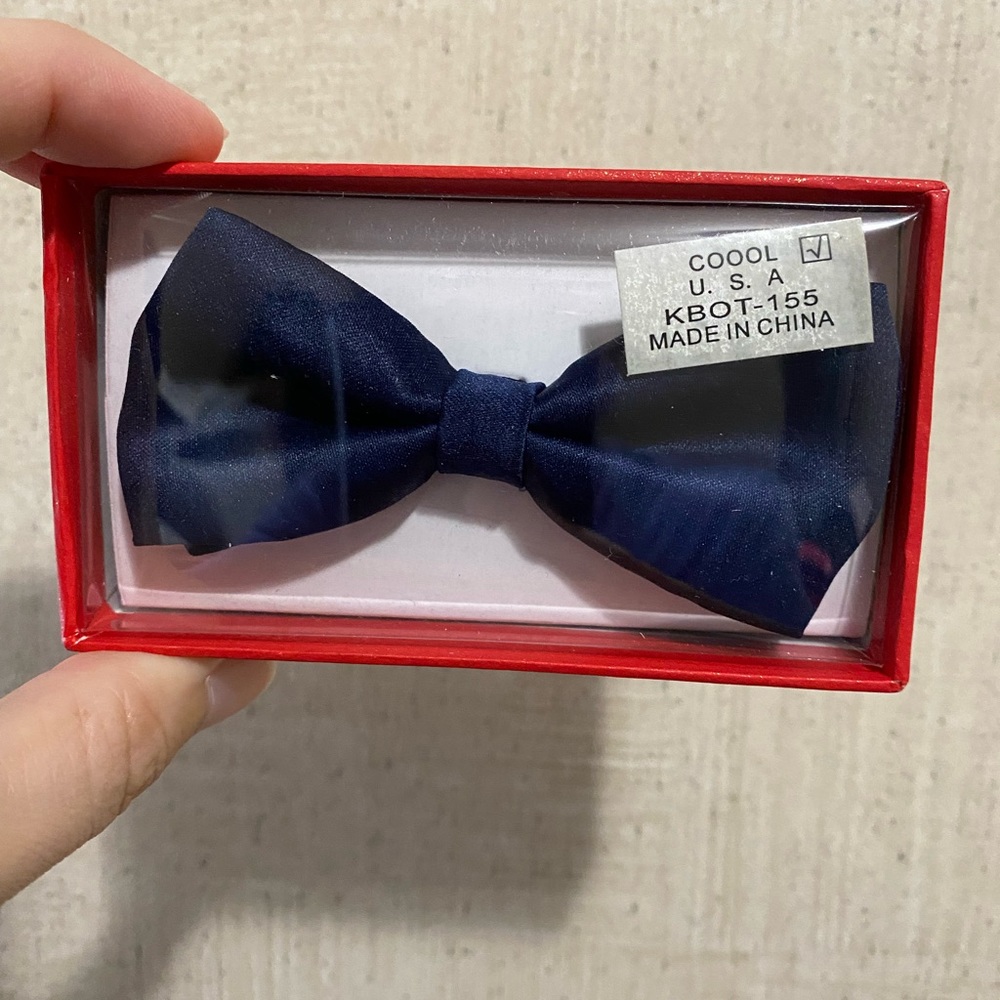 Boys bow tie and suspenders set (Navy)